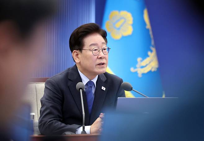 이재명 대통령이 11일 청와대에서 열린 수석보좌관회의에서 발언하고 있다. 청와대통신사진기자단