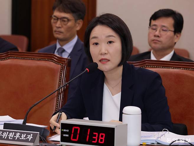 이소영 중소벤처기업부 장관 후보자가 15일 오전 서울 여의도 국회 산업통상자원중소벤처기업위원회에서 열린 인사청문회에서 의원 질의에 답하고 있다. 2026.9.15 이훈구 기자 ufo@donga.com