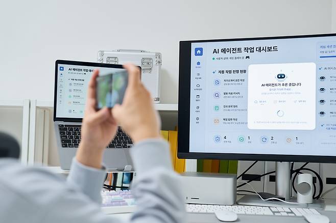 인공지능(AI)이 빠르게 대학가에도 파고들면서 학생들이 AI에 의존해 스스로 생각하는 과정을 포기하는 이른바 '인지적 항복'(cognitive surrender)을 촉발하고 있다는 보고서가 나왔다. 게티이미지뱅크