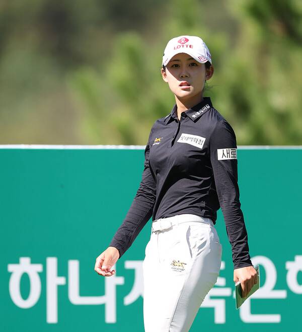 2026년 한국여자프로골프(KLPGA) 투어 하나금융그룹 챔피언십에 출전한 황유민 프로가 1라운드에서 경기하는 모습이다. 사진제공=KLPGA (사진을 무단으로 사용하지 마십시오.)