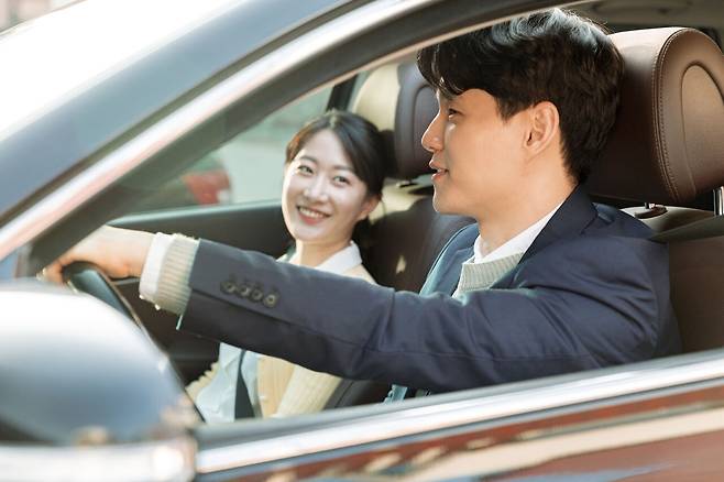 고향 가는 길은 23일 밤~24일 새벽이 비교적 한산하고, 서울로 돌아오는 길은 25일 정오께 가장 막힐 전망이다. 클립아트코리아