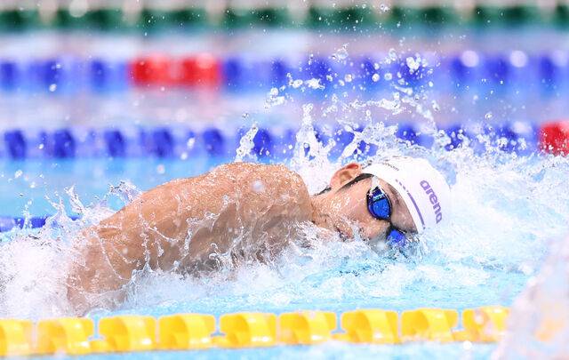 ◇ 20일 도쿄 아쿠아틱스 센터에서 열린 2026 아이치·나고야 아시안게임 수영 남자 100m 자유형 결승. 한국 김영범(강원도청)이 역영하고 있다. 이날 김영범은 은메달을 따냈다.