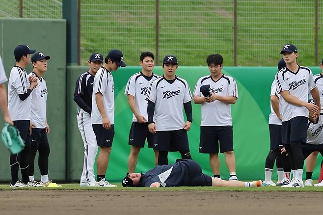 류지현 감독이 이끄는 대한민국 야구 대표팀이 20일 일본 오카자키 시민구장 야구장에서 오는 21일 대만과의 2026 아이치·나고야 아시안게임 조별리그 1차전을 앞두고 훈련을 진행했다. 사진 연합뉴스