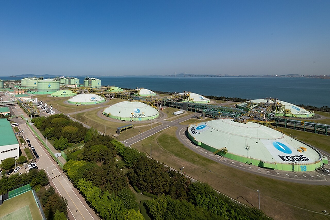 ▲한국가스공사 인천 액화천연가스(LNG) 기지 전경. 사진=한국가스공사