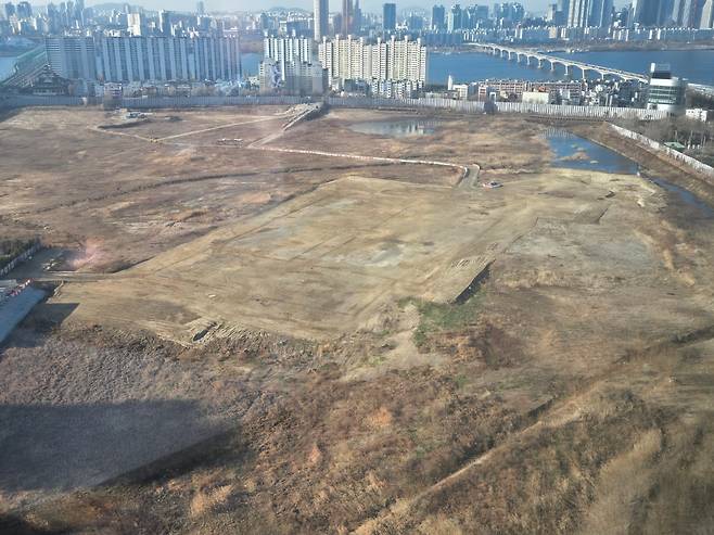 서울 용산구 노보텔 앰배서더 서울에서 내려다 본 국제업무지구(옛 용산정비창 부지) 개발 현장. /정민하 기자