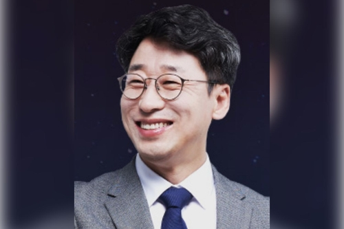 청와대 새 대변인에 시사평론가 김성완. 연합뉴스