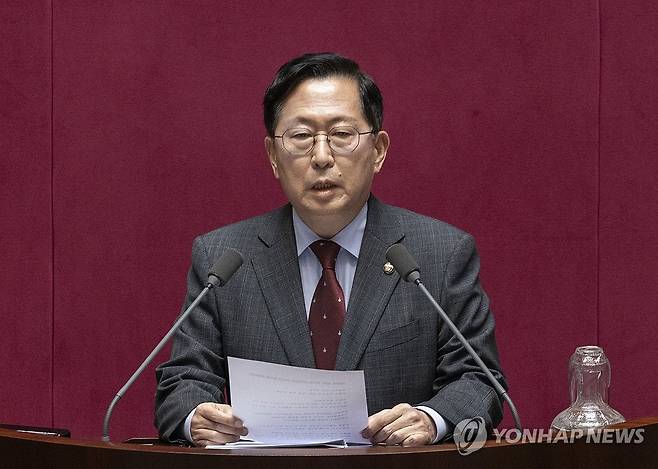 대정부 질문하는 유용원 의원 (서울=연합뉴스) 황광모 기자 = 국민의힘 유용원 의원이 10일 국회에서 열린 제439차 정기회 본회의에서 외교ㆍ통일ㆍ안보 분야 대정부 질문을 하고 있다. 2026.9.10 hkmpooh@yna.co.kr