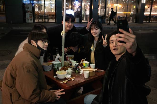 ‘최종면접’, 보도스틸 9종 공개… 화기애애함 뒤 숨겨진 폭로전