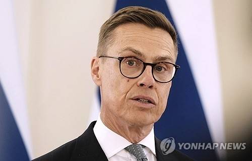 선언문을 주도한 알렉산데르 스투브 핀란드 대통령. EPA 연합뉴스 자료사진