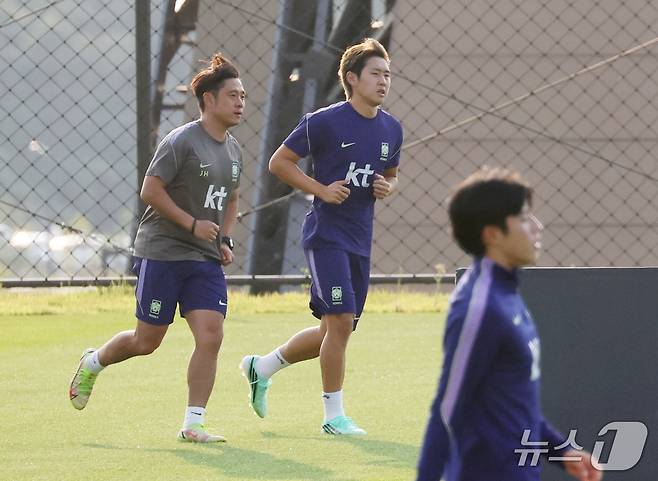한국 축구대표팀 이강인이 23일 충남 천안시 서북구 코리아풋볼파크에서 열린 공식훈련에서 훈련을 하고 있다. 대표팀은 24일 에콰도르(수원)와 맞대결을 시작으로 28일 우루과이(서울), 10월 2일 베네수엘라(울산), 10월 6일 우즈베키스탄(용인)과 차례로 경기한다. 2026.9.23 ⓒ 뉴스1 김영운 기자