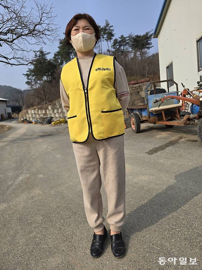 김려원 씨가 지난해 예천에서 노인 주택 보수 사업을 진행하다 찍은 사진. 그는 다양한 사회공헌 활동도 하고 있다.