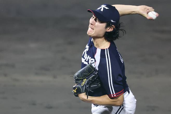 27일 일본 아이치현 도요하시 시민구장에서 열린 2026 아이치·나고야 아시안게임 야구 결승전 대한민국과 일본의 경기, 대한민국 곽빈이 4회말 역투하고 있다. 뉴스1