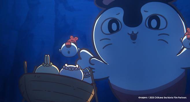 오른쪽이 '극장판 치이카와-인어섬의 비밀'에 등장하는 세이렌입니다. 세이렌이 자신과 함께 하는 세 인어 중 하나를 잃게 되면서 무서운 복수극이 시작됩니다. /CJ ENM