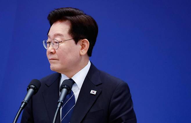 이재명 대통령이 18일 청와대 영빈관에서 대국민 기자회견을 하고 있다. 왕태석 선임기자