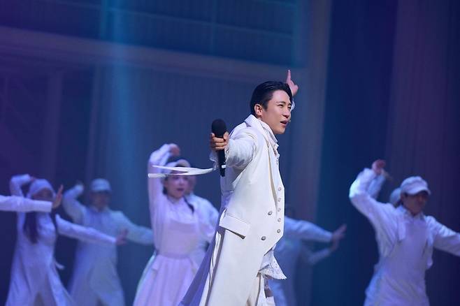 배우 겸 가수 에녹이 출연 중인 뮤지컬 ‘광화문연가’의 한 장면. ©CJ ENM