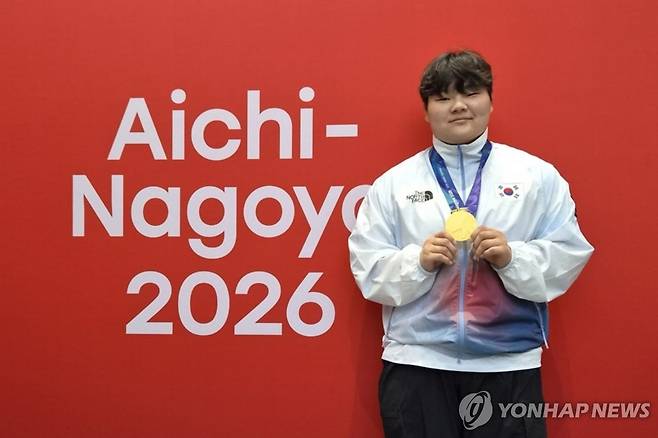 2026 아이치·나고야 아시안게임 쿠라시 여자 87㎏ 초과급 정상에 오른 김민영 (나고야=연합뉴스) = 29일 일본 나고야 아이치현 무도관에서 열린 2026 아이치·나고야 아시안게임 쿠라시 여자 87㎏ 초과급 결승에서 우승한 김민영(21·한국체대)이 기념사진 촬영에 임하고 있다. 2026.9.29 moved@yna.co.kr 촬영 김동한 기자