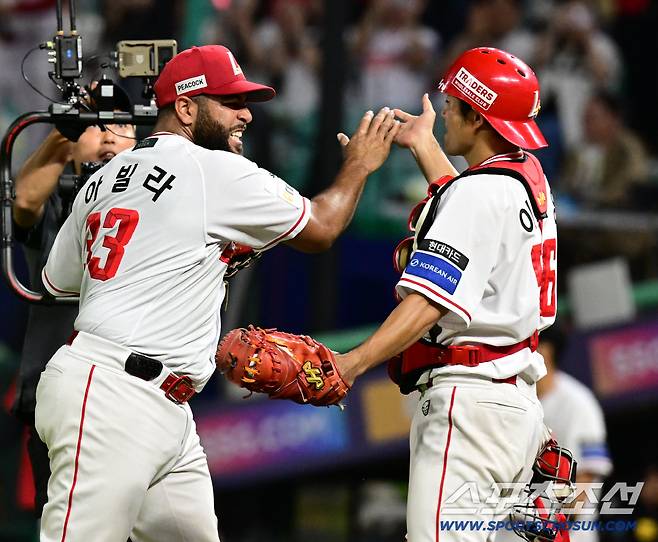 29일 인천 SSG랜더스필드에서 열린 SSG와 LG의 경기. SSG가 LG에 승리했다. 완투승을 거둔 아빌라가 포효하고 있다. 인천=송정헌 기자songs@sportschosun.com/2026.09.29/