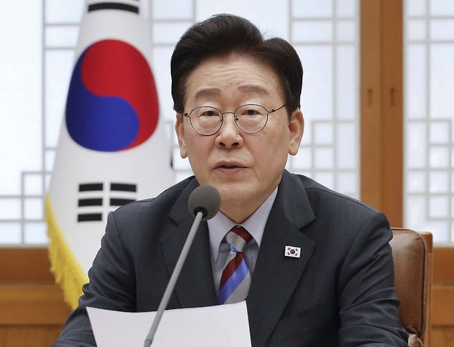 이재명 대통령이 지난 29일 청와대에서 열린 메가프로젝트 제3차 민관합동 점검회의에서 발언하고 있다. 청와대사진기자단