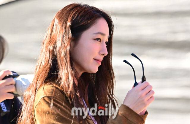 배우 이민정이 2일 서울 성산동 문화비축기지에서 진행된 팬 페스티벌 '포르쉐 바이브 서울' 프리뷰 행사에 참석했다./한혁승 기자(hanfoto@mydaily.co.kr)