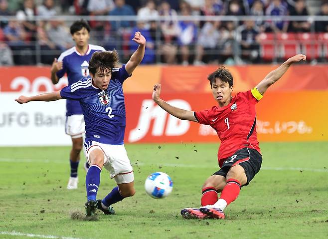 3일 일본 아이치현 도요타 스타디움에서 열린 2026 아이치·나고야 아시안게임 남자 축구 대한민국과 일본의 결승. 한국 엄지성이 선제골을 넣고 있다. 연합뉴스