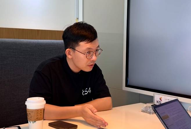 챈들러 팡 t54 창업주 겸 CEO가 서대문 KG타워에서 가진 이데일리와의 인터뷰에서 발언하고 있다. (사진= t54 제공)