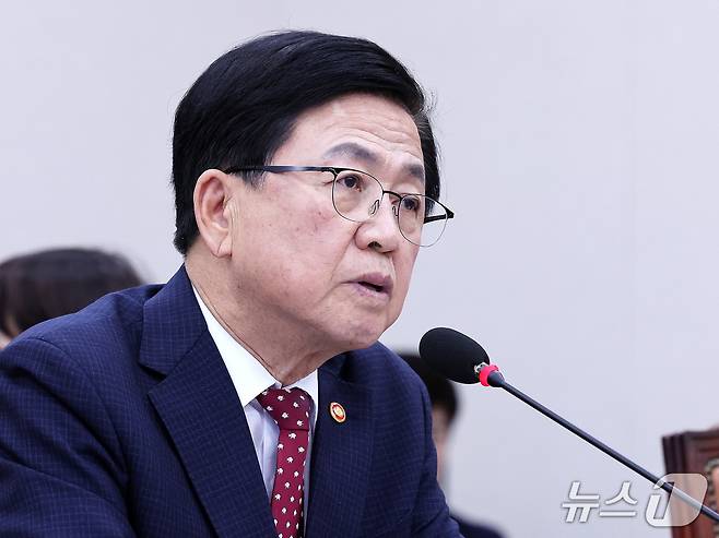 최교진 교육부 장관이 16일 서울 여의도 국회에서 열린 교육위원회 전체회의에서 발언하고 있다. 2026.9.16 ⓒ 뉴스1 박지혜 기자