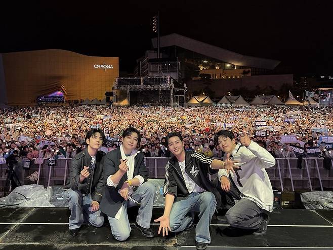 사진=데이식스 공식 계정