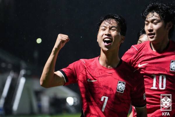 엄지성 / 사진=대한축구협회 제공