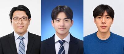 ▲김태성 UNIST 교수, 지성준 연구원, 서상진 박사 등 연구진의 모습.