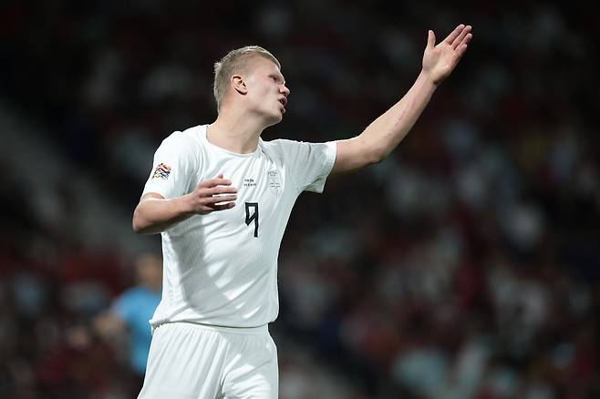 epa13281622 Norway's Erling Haaland reacts during the UEFA Nations League soccer match between Portugal and Norway in Porto, Portugal, 04 October 2026. EPA/MANUEL FERNANDO ARAUJO
<저작권자(c) 연합뉴스, 무단 전재-재배포, AI 학습 및 활용 금지>