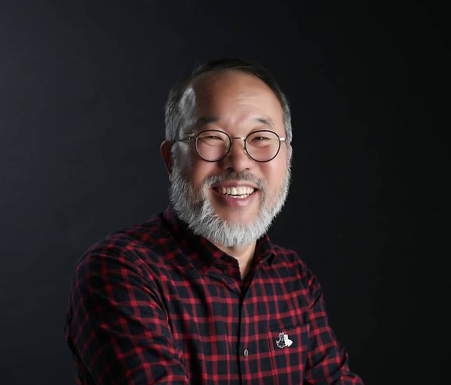 걷기 여행 에세이 ‘길은 나를 비우고 다시 채웠다’를 펴낸 최창규 안산 대동서적 대표. 대동서적 제공