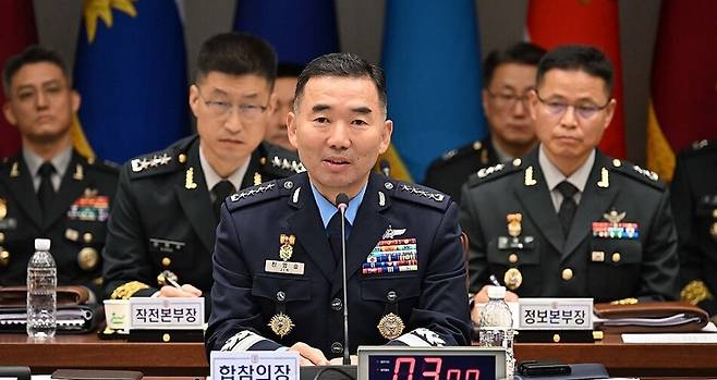 진영승 합동참모본부 의장이 8일 서울 용산구 국방부에서 열린 국회 국방위원회의 합동참모본부에 대한 국정감사에서 진성준 국회 국방위원장의 질의에 답변하고 있다. 연합뉴스