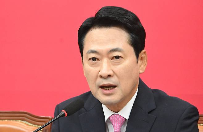 장동혁 국민의힘 대표가 8일 국회에서 열린 최고위원회의에서 현안에 관해 발언하고 있다. 오승현 기자 2026.10.08