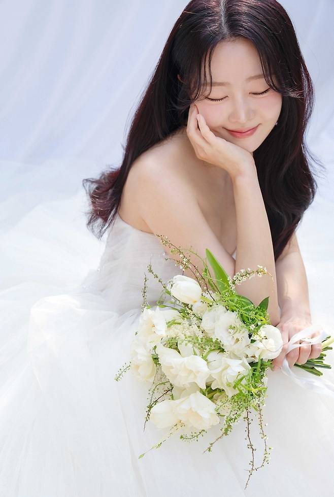 유정. 사진l디씨엘이엔티