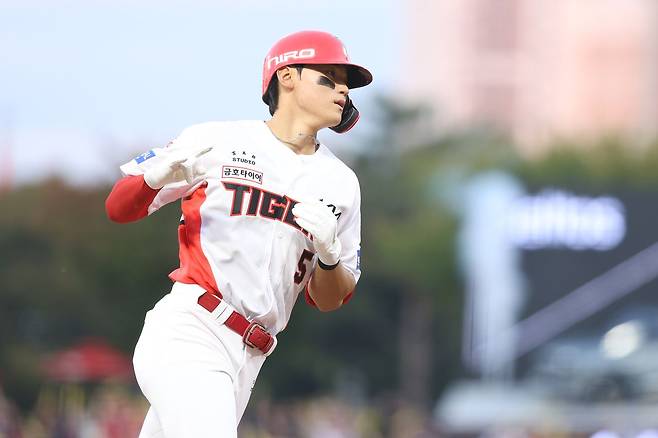 10일 광주 SSG전에서 시즌 44호 홈런을 때려낸 KIA 김도영. 사진 KIA 타이거즈