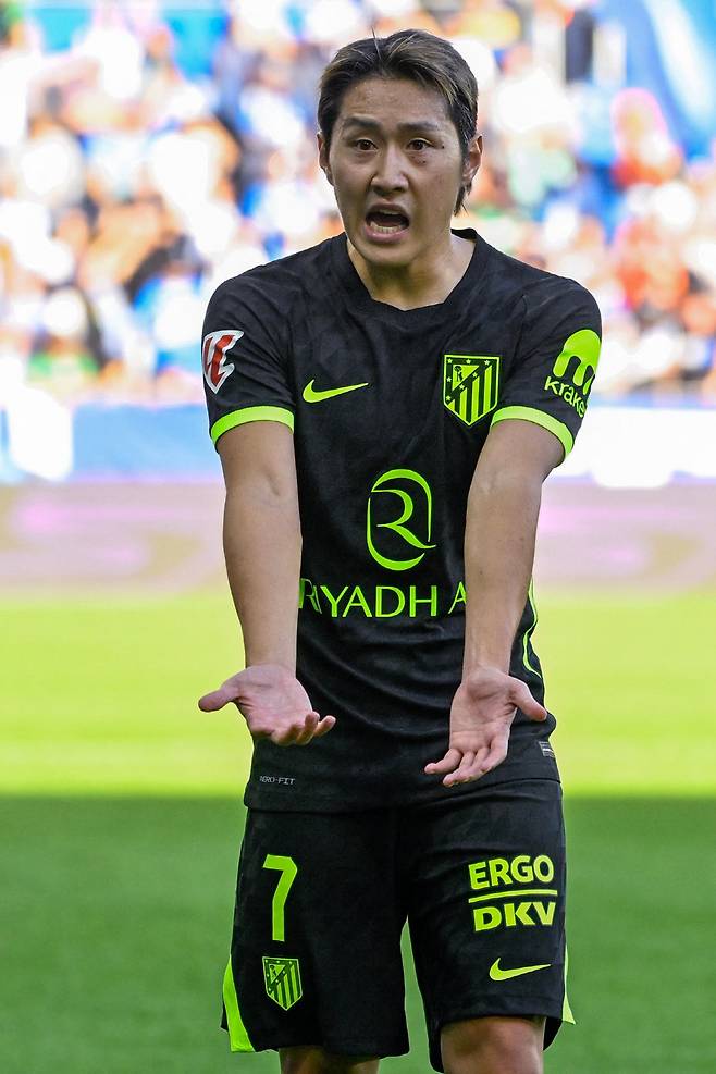 Atletico Madrid's South Korean midfielder #07 Kang-In Lee reacts during the Spanish league football match between Deportivo Alaves and Club Atletico de Madrid at Mendizorroza Stadium in Vitoria on October 10, 2026. (Photo by ANDER GILLENEA / AFP)
<저작권자(c) 연합뉴스, 무단 전재-재배포, AI 학습 및 활용 금지>