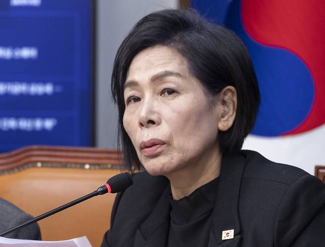 최민희 더불어민주당 최고위원이 10월12일 국회에서 열린 최고위원회의에서 발언하고 있다. ⓒ연합뉴스