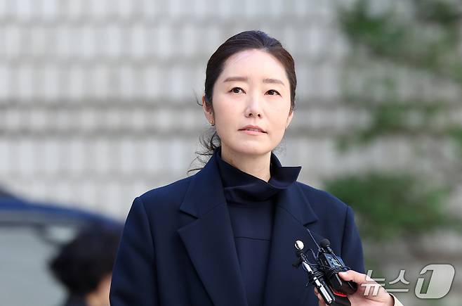 공천 헌금 1억원을 수수한 혐의로 기소된 강선우 무소속 의원이 14일 서울 서초구 서울중앙지방법원에서 열린 1심 선고 공판에 출석하며 취재진 질문에 답하고 있다. (공동취재) 2026.10.14 ⓒ 뉴스1 박세연 기자