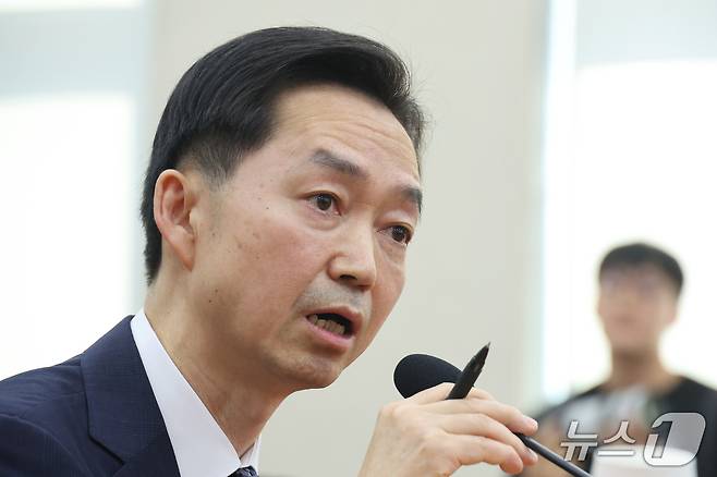 김지용 중대범죄수사청장 후보자가 14일 서울 여의도 국회에서 열린 행정안전위원회 인사청문회에서 의원 질의에 답변하고 있다. 2026.10.14 ⓒ 뉴스1 신웅수 기자