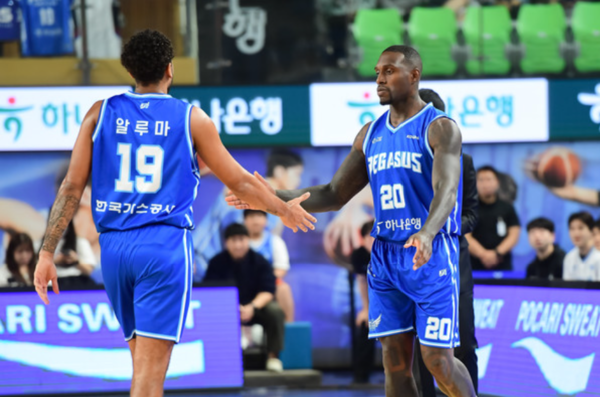 17일 한국가스공사가 대구체육관에서 열린 2026~2027 KCC 프로농구 정규리그 홈 경기에서 LG를 85대75로 꺾었다. (대구 한국가스공사 페가수스 라건아 야투9/18 3점슛1/5 총득점19 어시스트3 리바운드15 턴오버3 개인반칙3). /사진=KBL