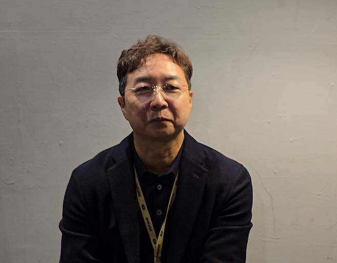 유현준 홍익대 교수가 지난 16일(현지시간) 뉴욕 맨해튼에서 열린 '꿈 위크 2026' 행사에서 국내 언론사 특파원들과 인터뷰를 하고 있다. /사진=심재현 특파원