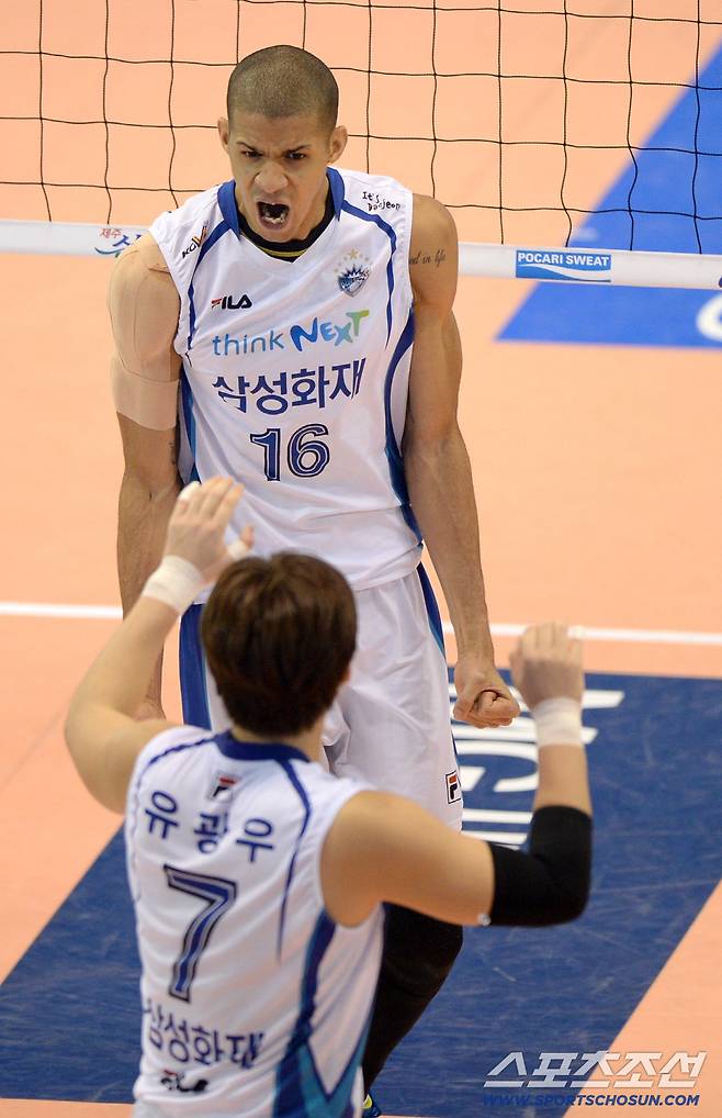 레오를 리그 최고의 외국인 선수로 키워낸 주역도 유광우다. 대전=송정헌 기자 songs@sportschosun.com/2013.12.25