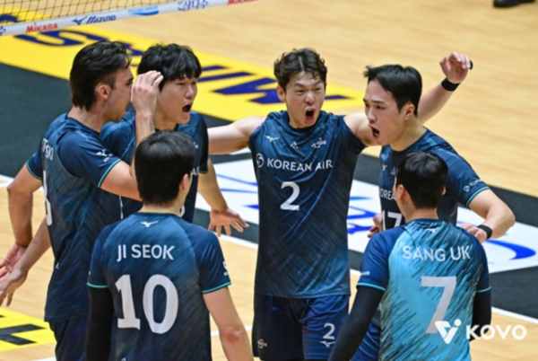 24일 대한항공이 전남 여수 진남체육관에서 열린 2026 여수·NH농협컵 프로배구대회 남자부 준결승에서 우리카드에 3-0으로 승리했다.( 인천 대한항공 점보스, 공격성공률53.2, 공격득점41, 블로킹득점12, 서브득점6, 상대범실28, 디그성공29, 리스브정확19, 세트성공40, 범실17). /사진=KOVO