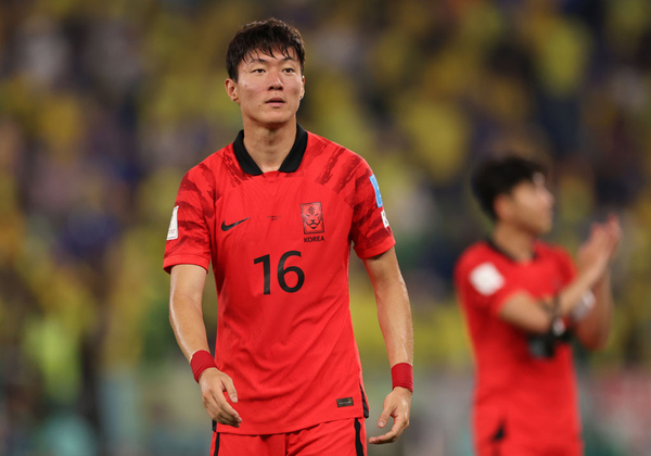 황의조가 2022 카타르 월드컵 브라질과의 16강전을 마치고 아쉬운 표정을 짓고 있다. 게티이미지코리아